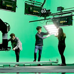 合作專業棚拍，優化作品