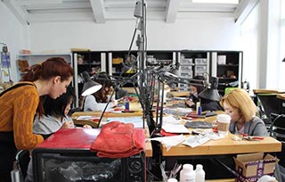 抓住2018年的尾巴，AIVA當代首飾10-12月最全課表請查收！