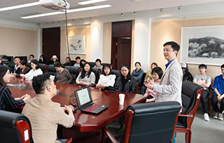 學(xué)藝術(shù)讀博難不難？知名策展人教你直通海外藝術(shù)博士！