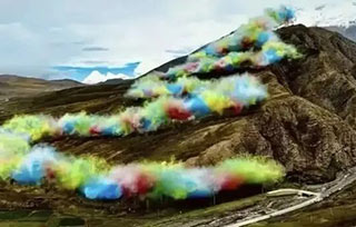 “升龍”還是“翻車”？始祖鳥×蔡國(guó)強(qiáng)事件背后的時(shí)尚與藝術(shù)教育啟示